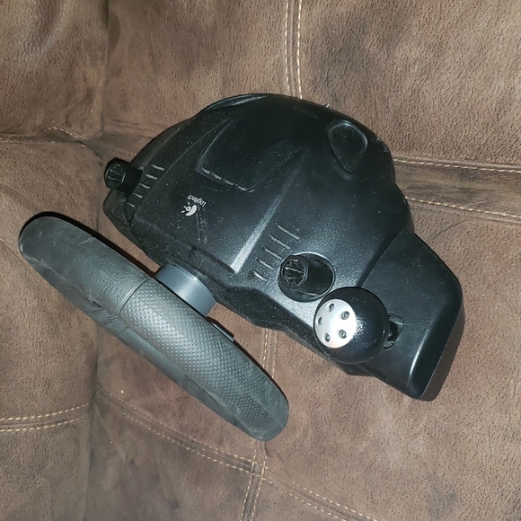 Logitech great steering wheel - Picture 2 of 3